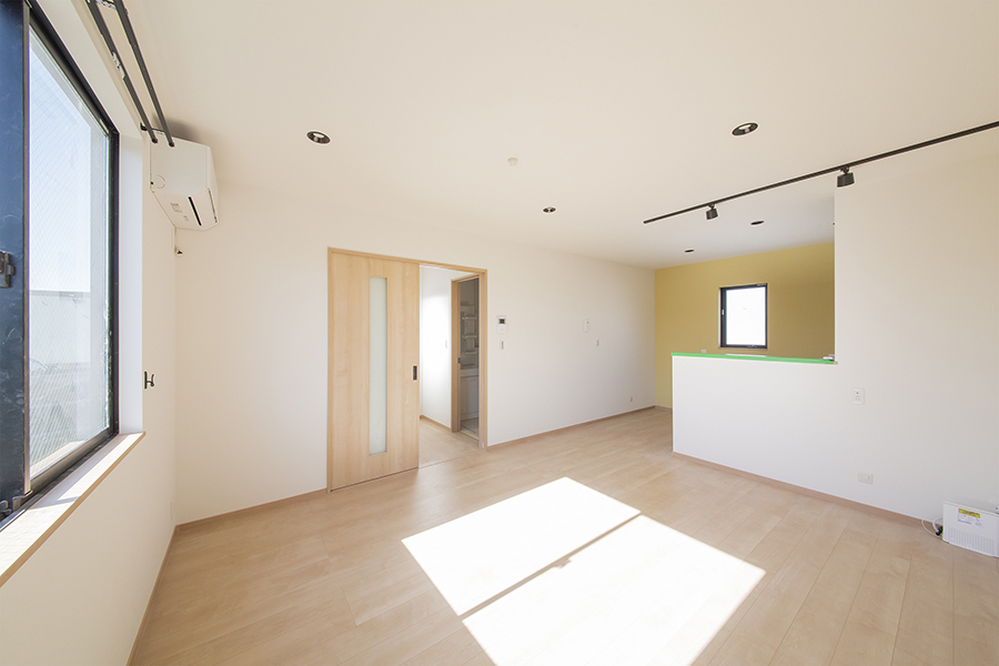 新築アパート完成見学会／掛川中央6　ビルトインガレージ付3階建てニコイチアパート　浜松市賃貸専門建築会社コンセプトハウス／地主様、不動産会社様、投資家様向け／土地活用／ビルトインガレージ付／2階リビング／差別化アパート／高付加価値物件／賃貸経営／満室経営／小さい土地の活用法／成功する土地活用